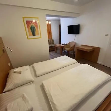 Post 14 Hotel
